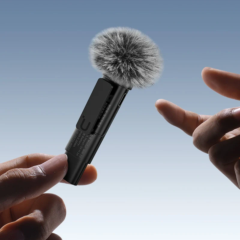 Ulanzi WM-10 Type-C Wireless Clip-on Microphone for Smartphone or Tablet 3 Ulanzi WM-10 Type-C Wireless Clip-on Microphone for Smartphone or Tablet - Image 3